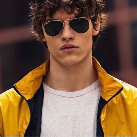 Model Display RayBan Aviator Black Lens Gold Frame RB3025 - Picture 16 of 16